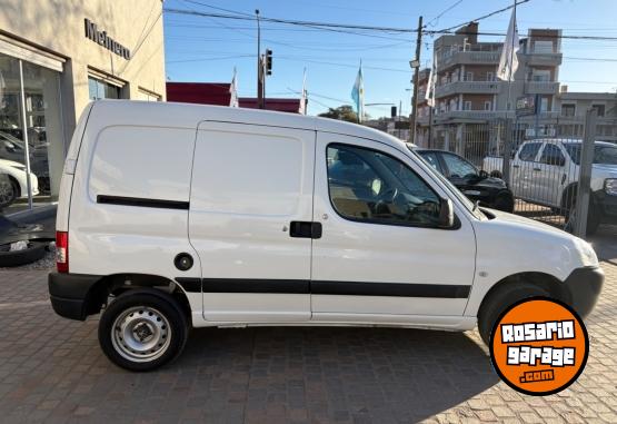 Utilitarios - Peugeot PARTNER CONFORT 1.4 2017 Nafta 86288Km - En Venta