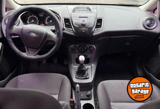 Autos - Ford Fiesta kinetic 2014 Nafta 140000Km - En Venta