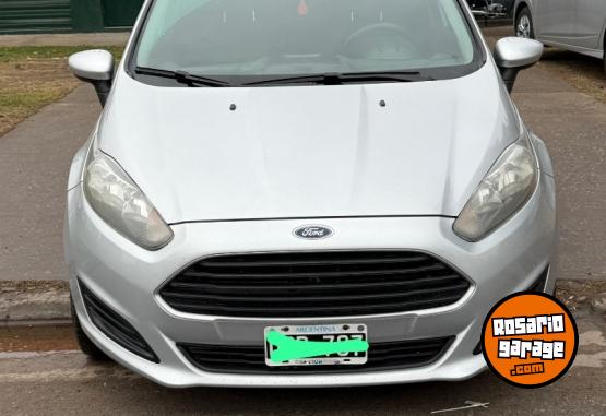 Autos - Ford Fiesta kinetic 2014 Nafta 140000Km - En Venta