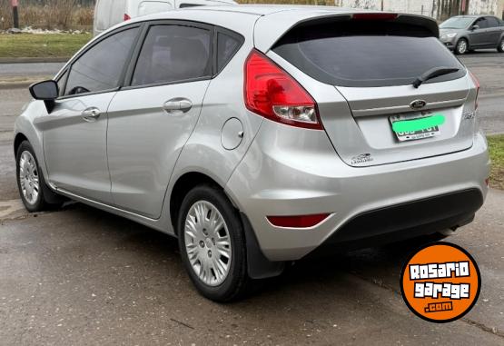 Autos - Ford Fiesta kinetic 2014 Nafta 140000Km - En Venta