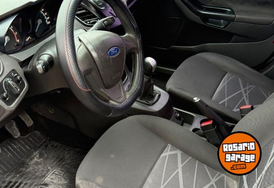 Autos - Ford Fiesta kinetic 2014 Nafta 140000Km - En Venta