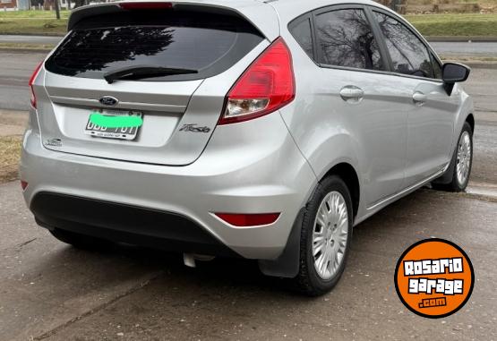 Autos - Ford Fiesta kinetic 2014 Nafta 140000Km - En Venta