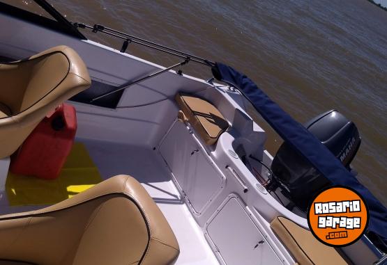 Embarcaciones - Tracker 517 c/ cama en Tif�n Baigorrita - En Venta