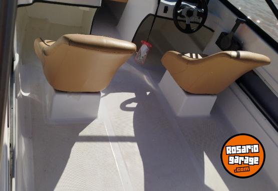 Embarcaciones - Tracker 517 c/ cama en Tif�n Baigorrita - En Venta