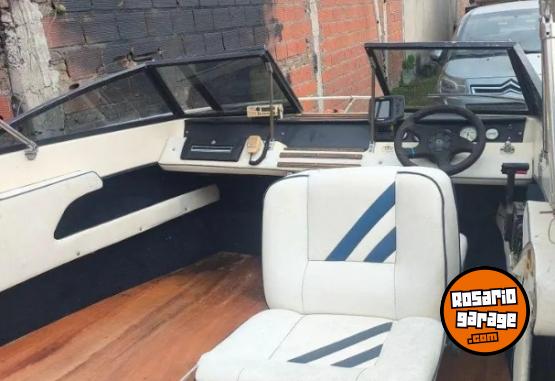 Embarcaciones - VENDO o permuto lancha deportiva canestrari. ENTREGO con BATERÍA LONA Y TRAILERS - En Venta