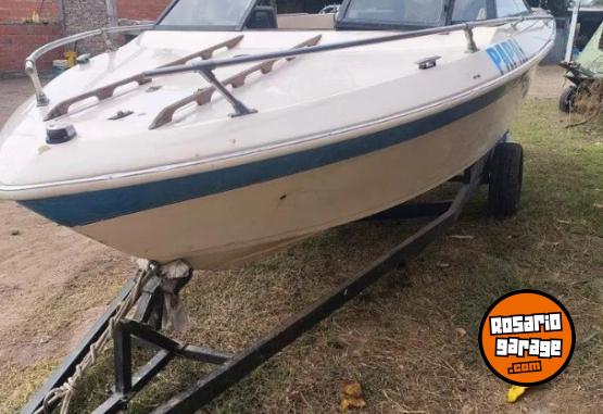 Embarcaciones - VENDO o permuto lancha deportiva canestrari. ENTREGO con BATERÍA LONA Y TRAILERS - En Venta
