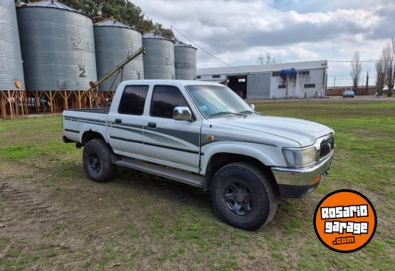 Camionetas - Toyota HILUX 2001 Diesel 400000Km - En Venta
