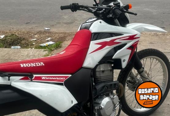 Motos - Honda Tornado 250 2020 Nafta 27000Km - En Venta