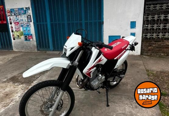 Motos - Honda Tornado 250 2020 Nafta 27000Km - En Venta