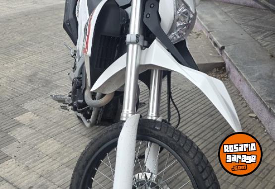 Motos - Corven Trx 2024 Nafta 12000Km - En Venta