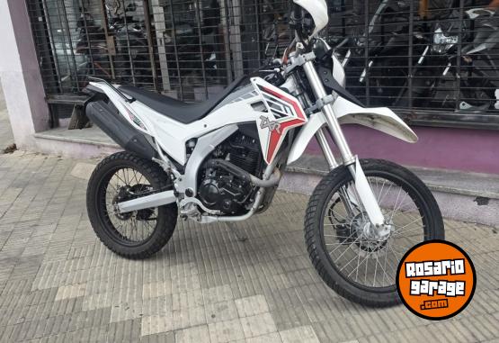 Motos - Corven Trx 2024 Nafta 12000Km - En Venta