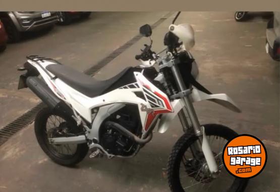 Motos - Corven Trx 2024 Nafta 12000Km - En Venta
