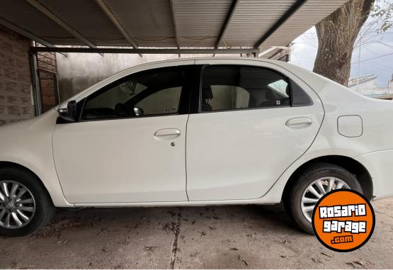 Autos - Toyota Etios XLS 2015 Nafta 151437Km - En Venta