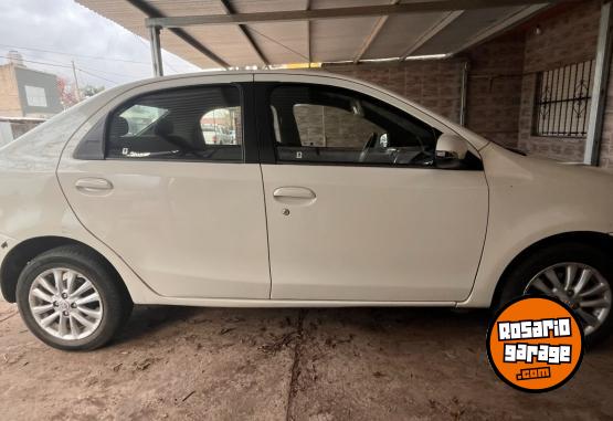 Autos - Toyota Etios XLS 2015 Nafta 151437Km - En Venta