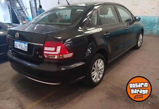 Autos - Volkswagen POLO 2018 Nafta 124000Km - En Venta
