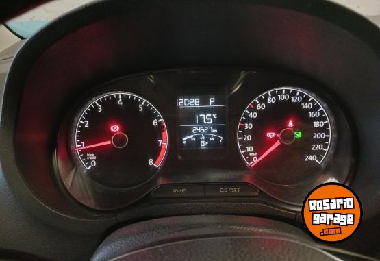 Autos - Volkswagen POLO 2018 Nafta 124000Km - En Venta