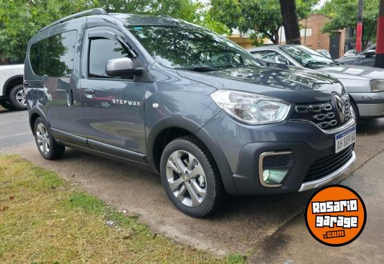 Utilitarios - Renault Kangoo Stepway 2025 GNC 10000Km - En Venta