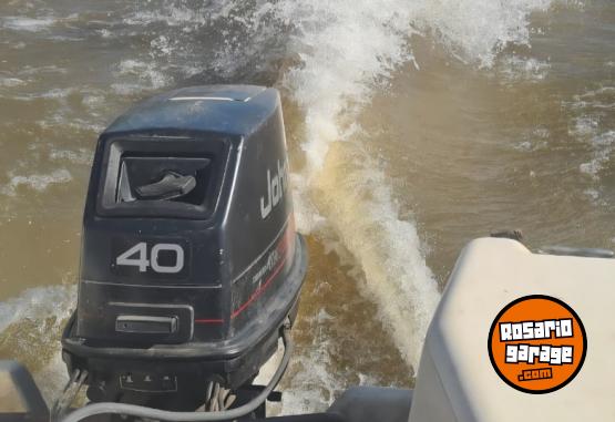Embarcaciones - Vendo Lancha 5,20 con Johnson 40hp y trailer - En Venta