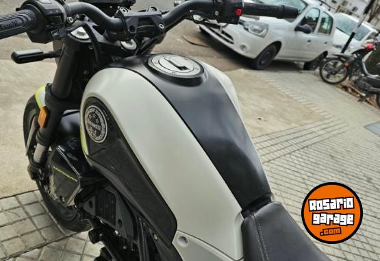 Motos - Benelli Leoncino 250 2022 Nafta 26000Km - En Venta