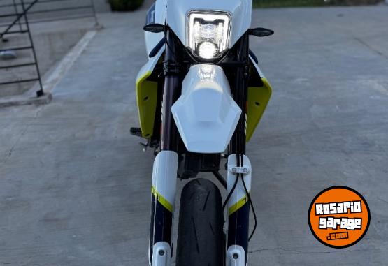 Motos - Husqvarna 701 supermoto 2018 Nafta 14000Km - En Venta