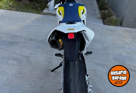 Motos - Husqvarna 701 supermoto 2018 Nafta 14000Km - En Venta