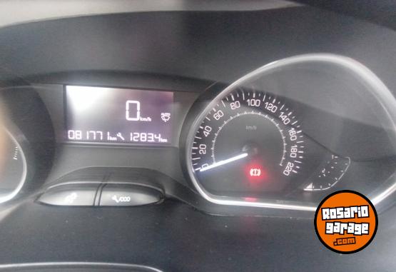 Autos - Peugeot Feline 208 2017 Nafta 81000Km - En Venta