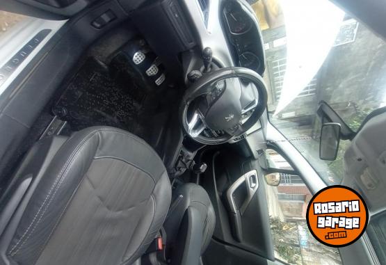 Autos - Peugeot Feline 208 2017 Nafta 81000Km - En Venta
