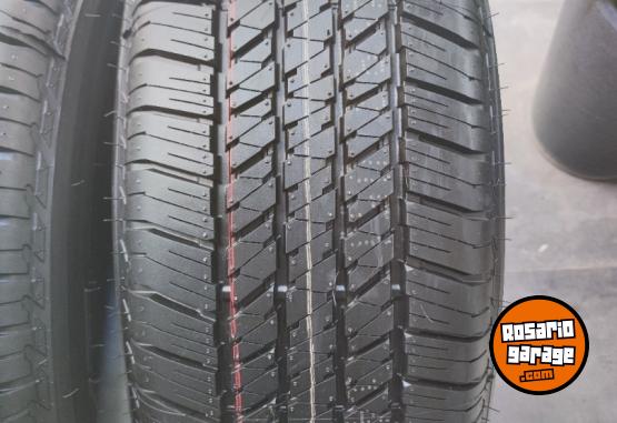 Accesorios para Autos - 265 60 18 *** 2 CUBIERTAS BRIDGESTONE DUELER HT NUEVAS. $550.000 el par. NO BAJO PRECIO - En Venta