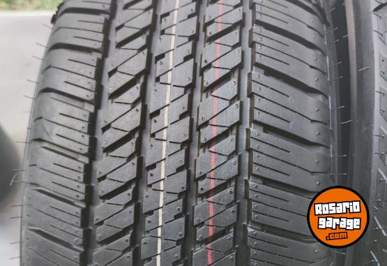 Accesorios para Autos - 265 60 18 *** 2 CUBIERTAS BRIDGESTONE DUELER HT NUEVAS. $550.000 el par. NO BAJO PRECIO - En Venta