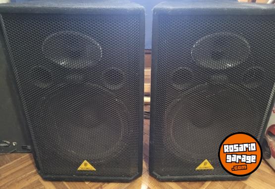 Instrumentos Musicales - VENDO CAJAS BEHRINGER EUROLIVE 15" - En Venta