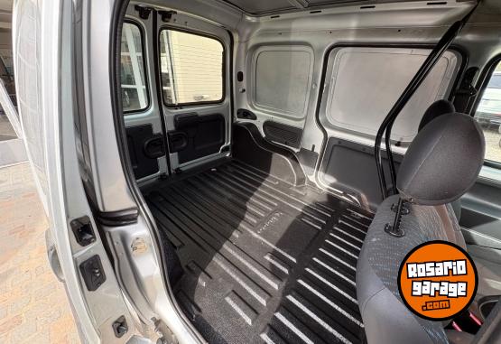 Utilitarios - Renault KANGOO GRAN CONFORT 1.6 2017 GNC 117714Km - En Venta