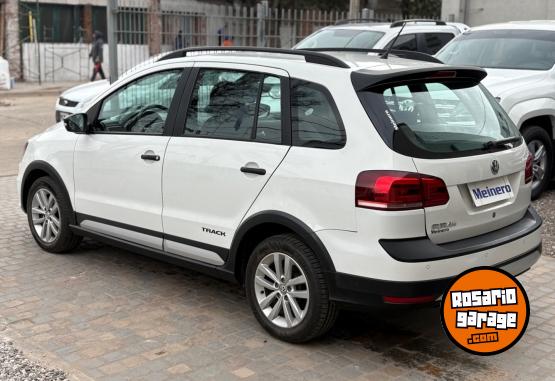 Autos - Volkswagen SURAN 1.6L 5D TRACK 350 2018 Nafta 88872Km - En Venta