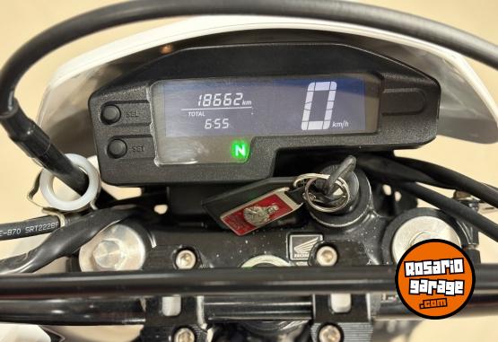 Motos - Honda TORNADO 250cc 2023 Nafta 18000Km - En Venta