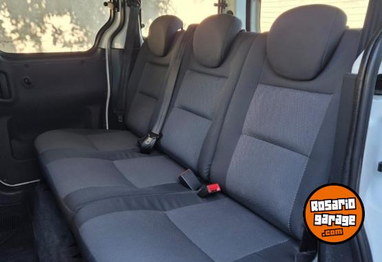 Utilitarios - Peugeot Partner Patagónica VTC Pl 2015 GNC 131000Km - En Venta
