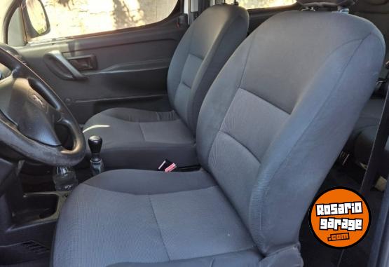Utilitarios - Peugeot Partner Patagónica VTC Pl 2015 GNC 131000Km - En Venta