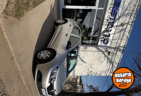 Autos - Renault Logan Authentique Plus 2018 Nafta 90000Km - En Venta