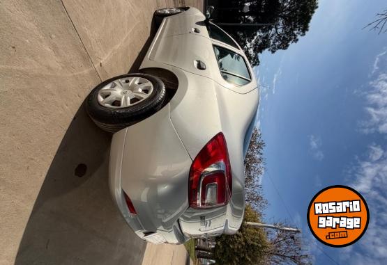 Autos - Renault Logan Authentique Plus 2018 Nafta 90000Km - En Venta