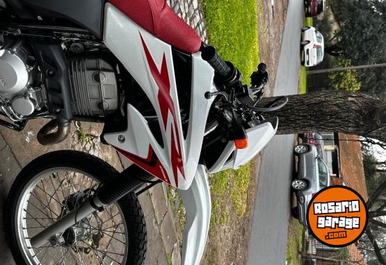 Motos - Honda Tornado 250 2020 Nafta 27000Km - En Venta