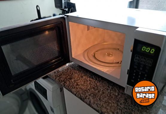Hogar - Microondas con soporte a media - En Venta