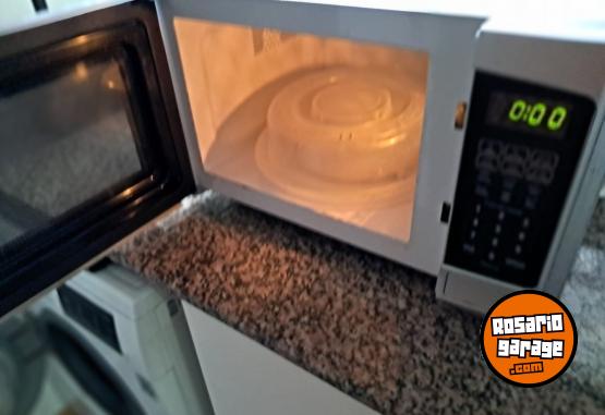 Hogar - Microondas con soporte a media - En Venta