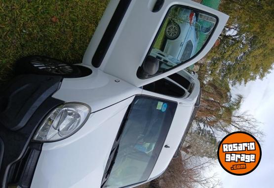 Utilitarios - Renault Kangoo 2015 GNC 218000Km - En Venta