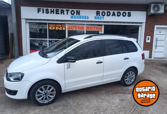 Autos - Volkswagen SURAN TREND LINE 2013 Nafta 120000Km - En Venta