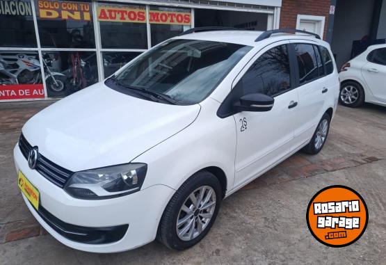 Autos - Volkswagen SURAN TREND LINE 2013 Nafta 120000Km - En Venta