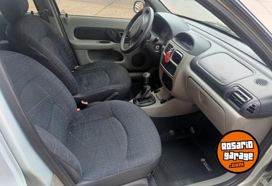 Autos - Renault CLIO TRICUERPO 1.6 16 V 2005 Nafta 150000Km - En Venta