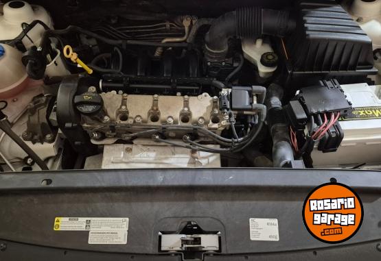 Autos - Volkswagen Fox 5 puertas Conforline 2016 Nafta 81000Km - En Venta