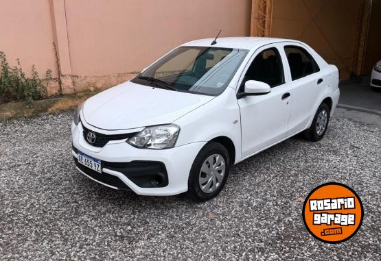 Autos - Toyota TOYOTA ETIOS XS 2019 Nafta 110000Km - En Venta