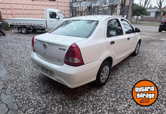 Autos - Toyota TOYOTA ETIOS XS 2019 Nafta 110000Km - En Venta