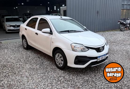 Autos - Toyota TOYOTA ETIOS XS 2019 Nafta 110000Km - En Venta