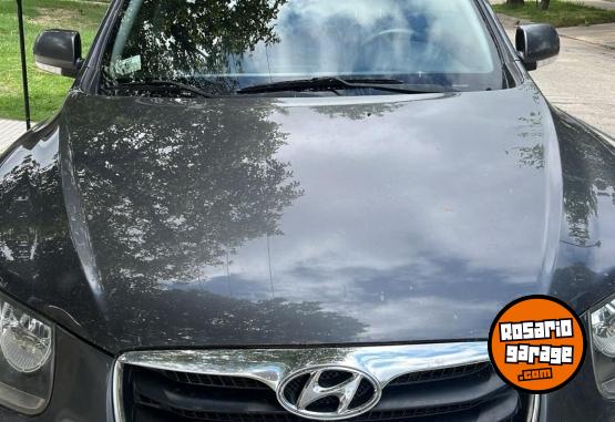Camionetas - Hyundai Santa Fe versión 4*4 2011 Diesel 180000Km - En Venta