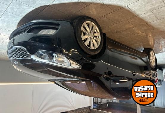 Autos - Kia Cerato 2015 Nafta 128000Km - En Venta